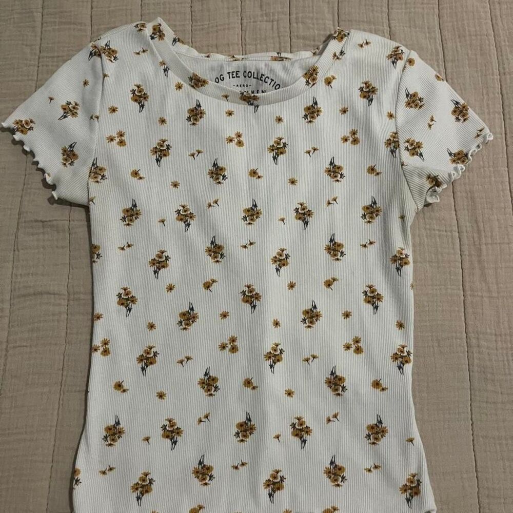 Aeropostale Women's Sunflower T-shirt